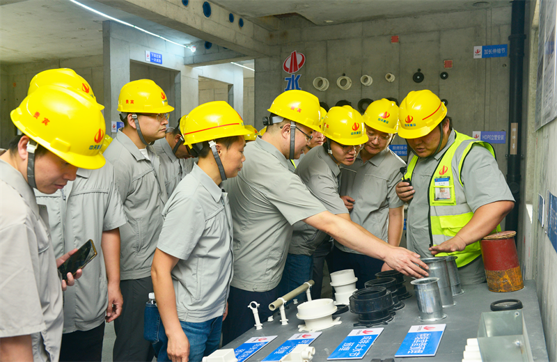 为进一步推进优质客户高效履约，提升交付品质、达成客户满意，2025年6月25日，GA黄金甲建设集团在上海组织召开2025年越秀地产、华润置业客户履约推进会。